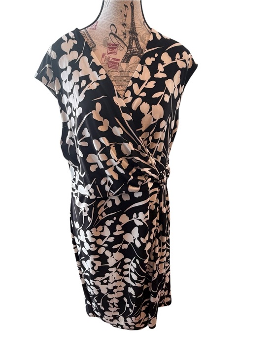 Anne Klein Dresses & Skirts - Anne Klein Black Knit Top with Logo Tag